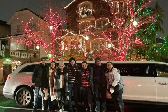 NYC Christmas Lights Tour By LIMOUSINE - Manhattan And Dyker Heights
