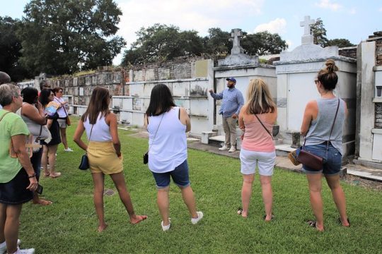 New Orleans City and Cemetery 2- 2 1/2 Hour Bus Tour