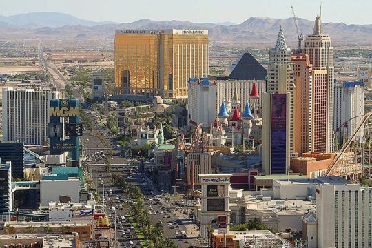 Private 3-Hour Walking Tour of the Las Vegas Strip with Licensed Tour Guide