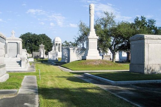 N’awlins Luxury: City & Cemetery Tour