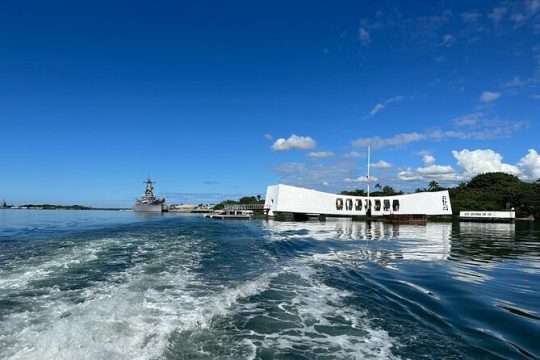 Pearl Harbor USS Arizona Memorial, small group Tour