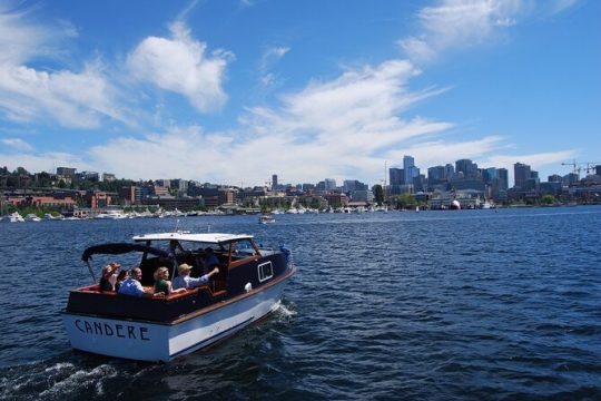 One-Hour Private Seattle Sightseeing Cocktail Cruise