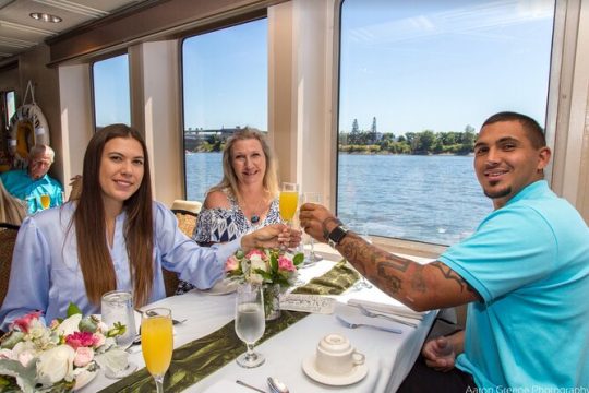 2-hour Champagne Brunch Cruise on Willamette River