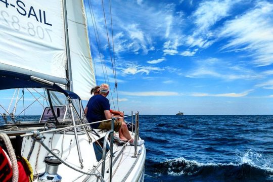 Private Lake Michigan Sailing Charter and Sightseeing Tour of Chicago