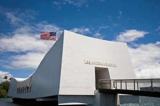 Day Trip from Kona to Oahu: Pearl Harbor Deluxe
