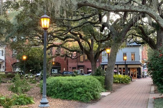 Self-Guided 'Old Squares of Savannah' Solo Walking Tour