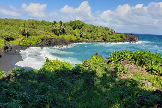 Full-Circle "Reverse" - Luxury Road to Hana Tour from West Maui