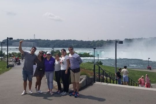 Niagara Falls Small Group Walking Tour