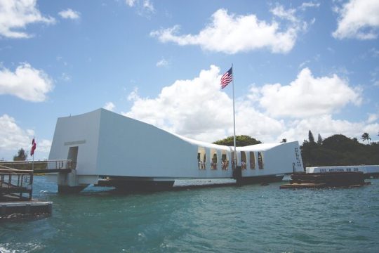 Day Trip From Kona to Oahu: Pearl Harbor & City