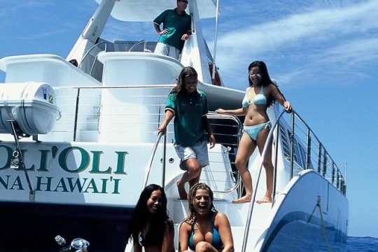 Oahu Catamaran Cruise: Wildlife, Snorkeling and a Hawaiian Meal