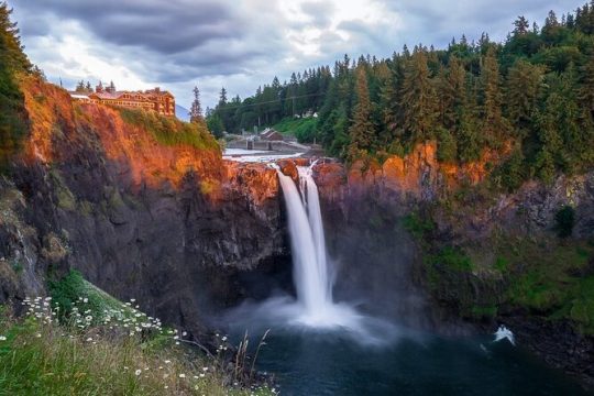 Full Day Seattle's W2 Tour - Wineries and Waterfalls
