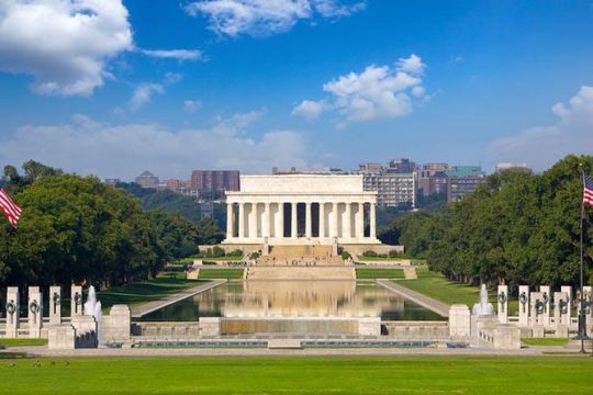 Washington DC Morning Monuments Guided Sightseeing Tour with 8+ Stops