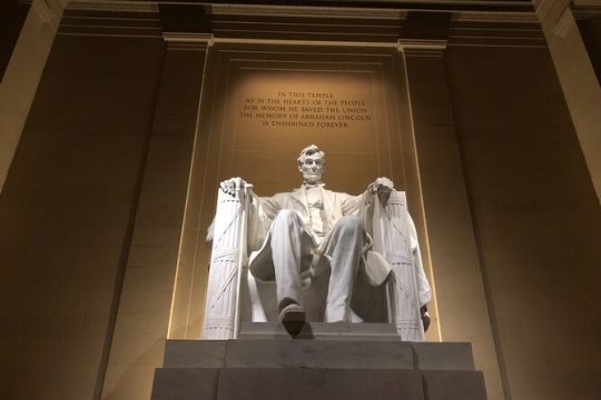 Washington DC and Virginia Monuments Guided Night Tour