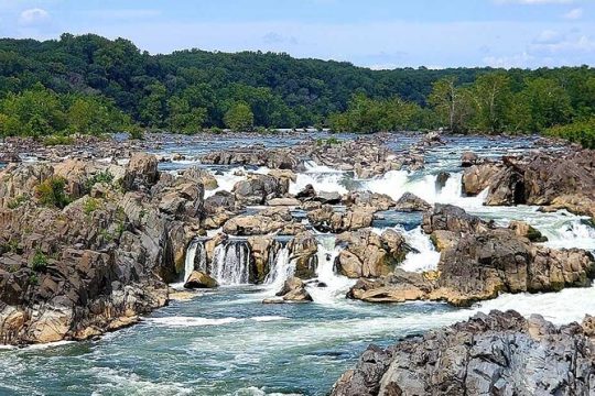 Self-guided Waterfall Hiking Tour through Great Falls National Park