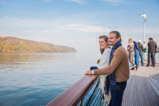 New York Afternoon Fall Foliage Cruise with Lunch