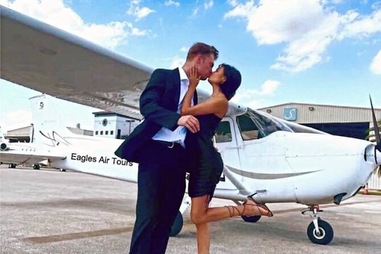Private 60 Minutes Romantic Excursion Air Tour with Champagne