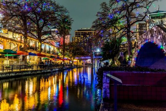 Twinkling Lights of San Antonio- A Christmas Walking tour