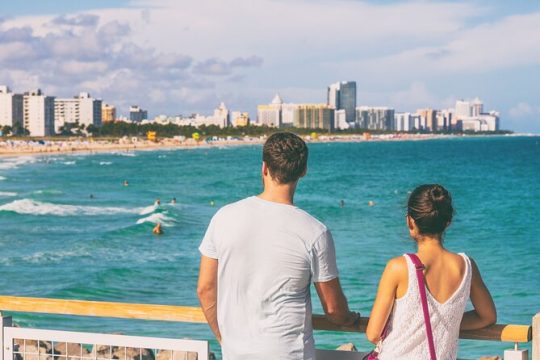 Miami Small-Group Tour with Boat Cruise + Little Havana +Wynwood