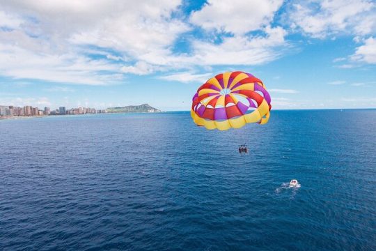 Half-day Tour in Diamond Head Sunrise and Parasail