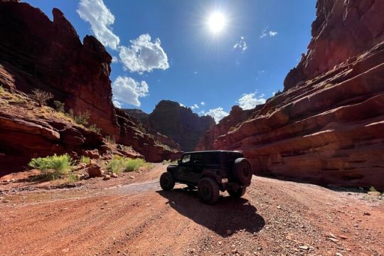 Onion Creek 4x4 Jeep Adventure With Slot Canyon Hike