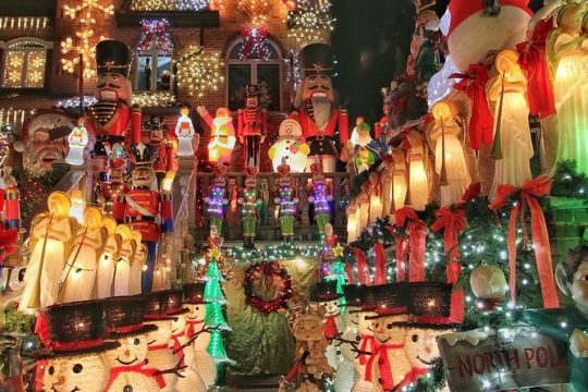 Dyker Heights - Brooklyn Christmas Houses Private Tour