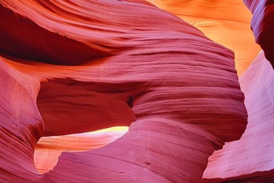 Antelope Canyon and Horseshoe Bend Daily Tour from Flagstaff