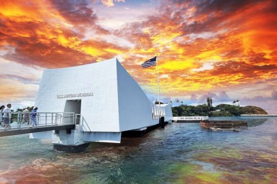 Deluxe Pearl Harbor, Arizona Memorial, and Visitor Center Tour