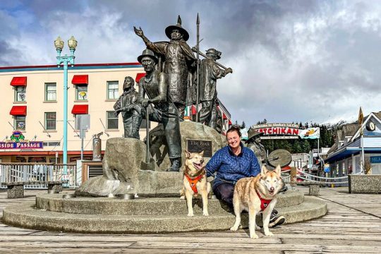 Husky Tales and Feats Tour in Ketchikan