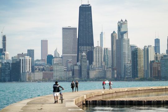 Fun Chicago Bike Tour with Pizza, Hot Dogs, Cupcakes and Beer