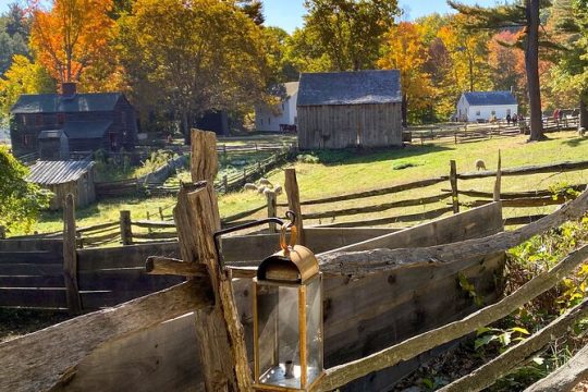 New England Fall Foliage and History Full Day Tour from Boston
