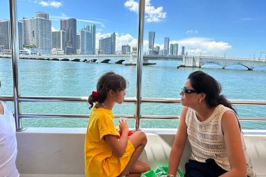 Miami Boat tour & Bayside 90 min Cruise of Celebrity Islands 2023