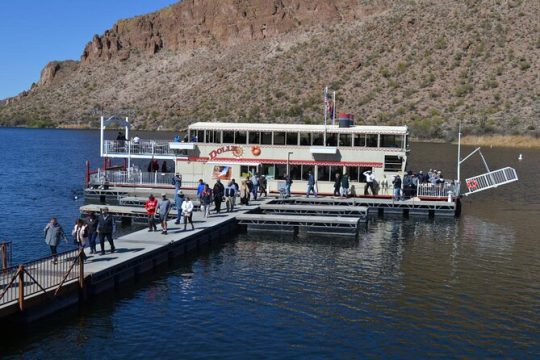 Private Apache Trail Tour with Canyon Lake Cruise