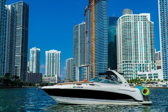 Private Boat Tour through Beautiful Bay Side Miami