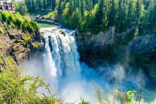 Day Private Snoqualmie Falls & Woodinville Wine Tour from Seattle