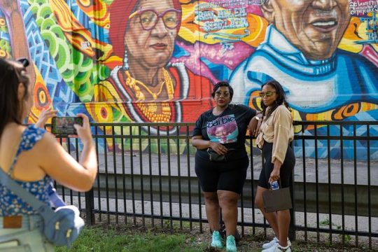 Social Justice And Art History Walking Tour in Southside Chicago